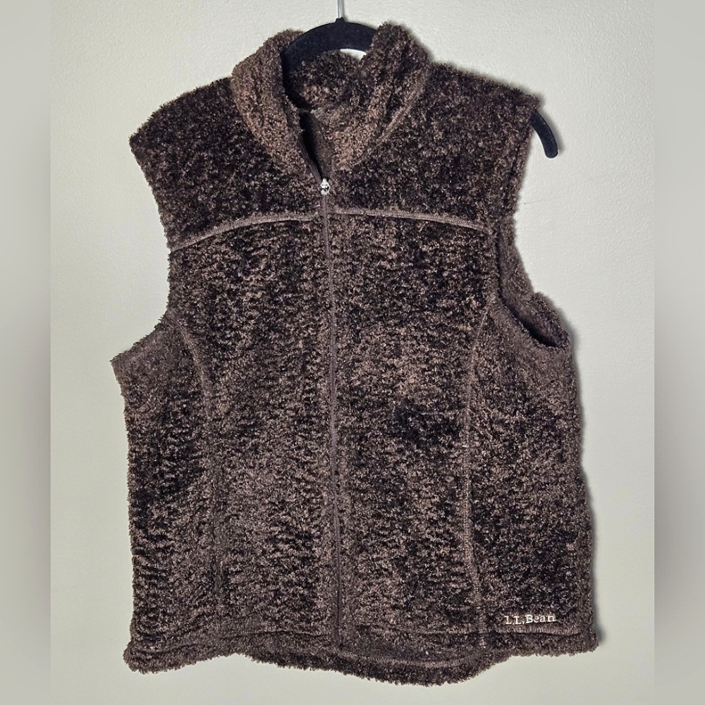 Vintage Y2K Women's Polartec‎ Embroidered Gorpcore Cabincore Fleece Vest, Large